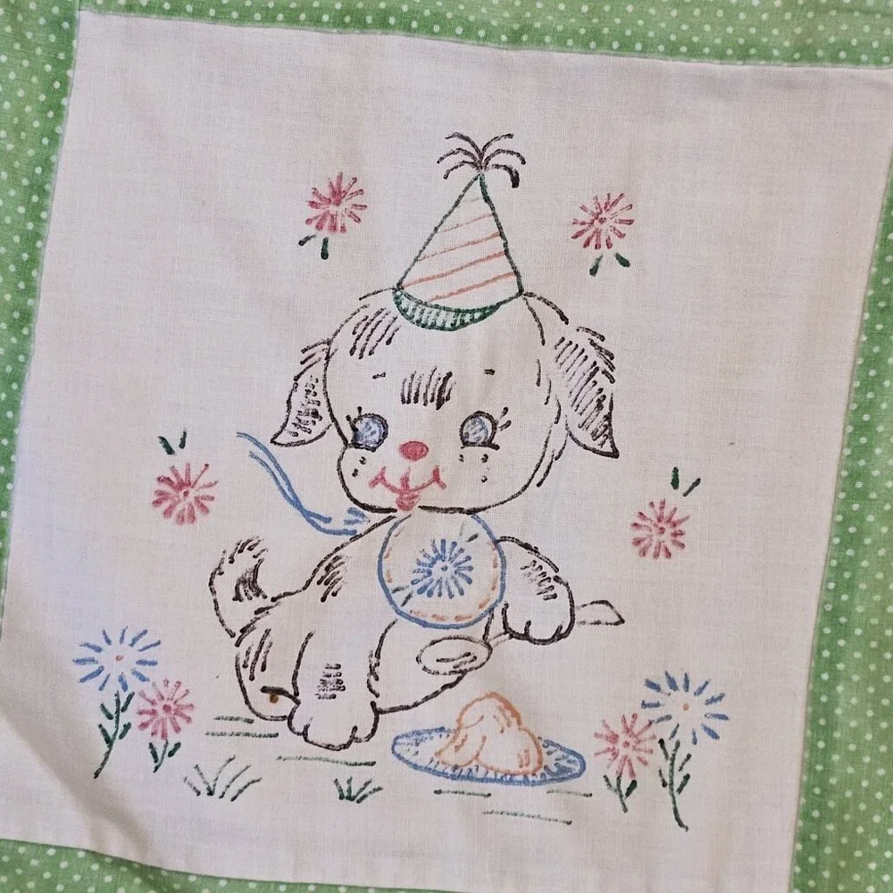 Vintage 60s‎ Kitschy Baby Quilt Hand Stitched Animals Patchwork Green 34.5 X 45